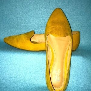 𝅺MARKET & SPRUCE mustard color soft suede flats NEW size 7.5 W